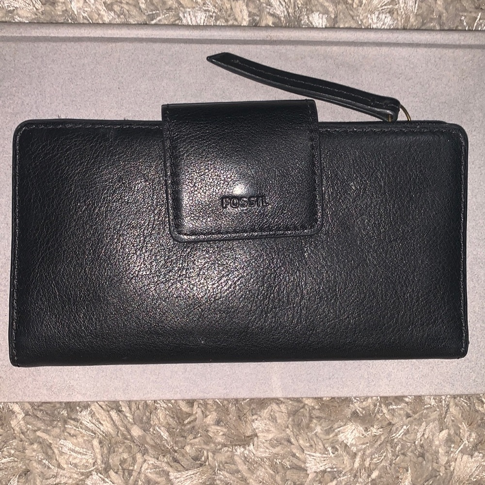 Fossil Large Wallet With Zipper And Zap Closure - image 1